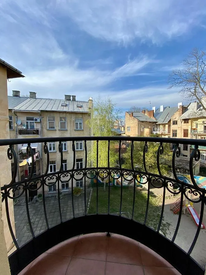 Royal Apartment Lviv 0*,